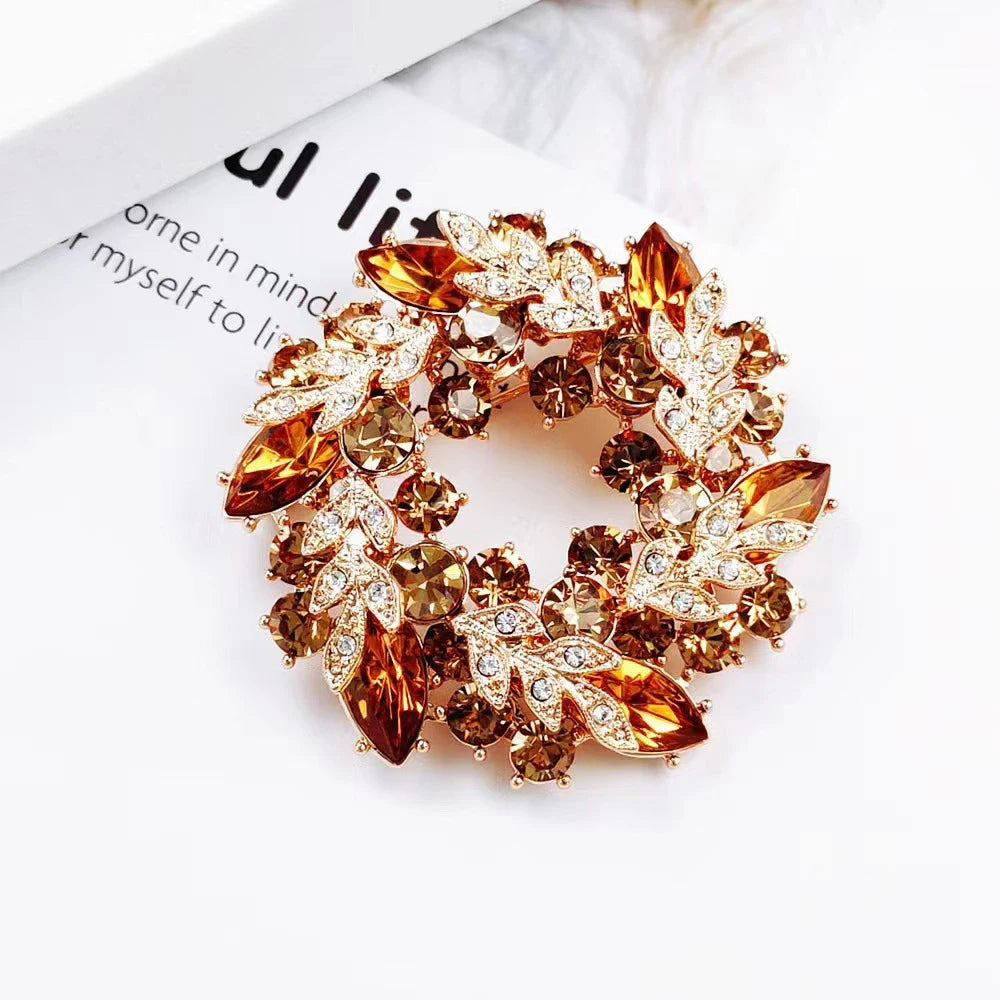 Wysokiej jakości broszka w kształcie liścia z kryształkami