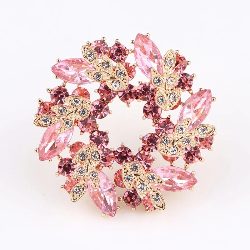 Wysokiej jakości broszka w kształcie liścia z kryształkami