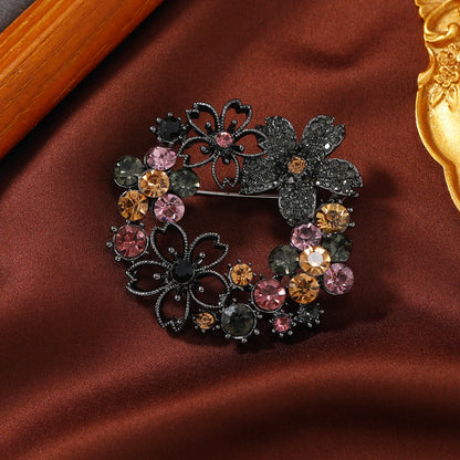 Wysokiej jakości broszka w kształcie liścia z kryształkami