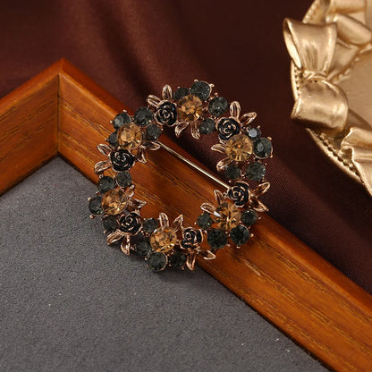 Wysokiej jakości broszka w kształcie liścia z kryształkami