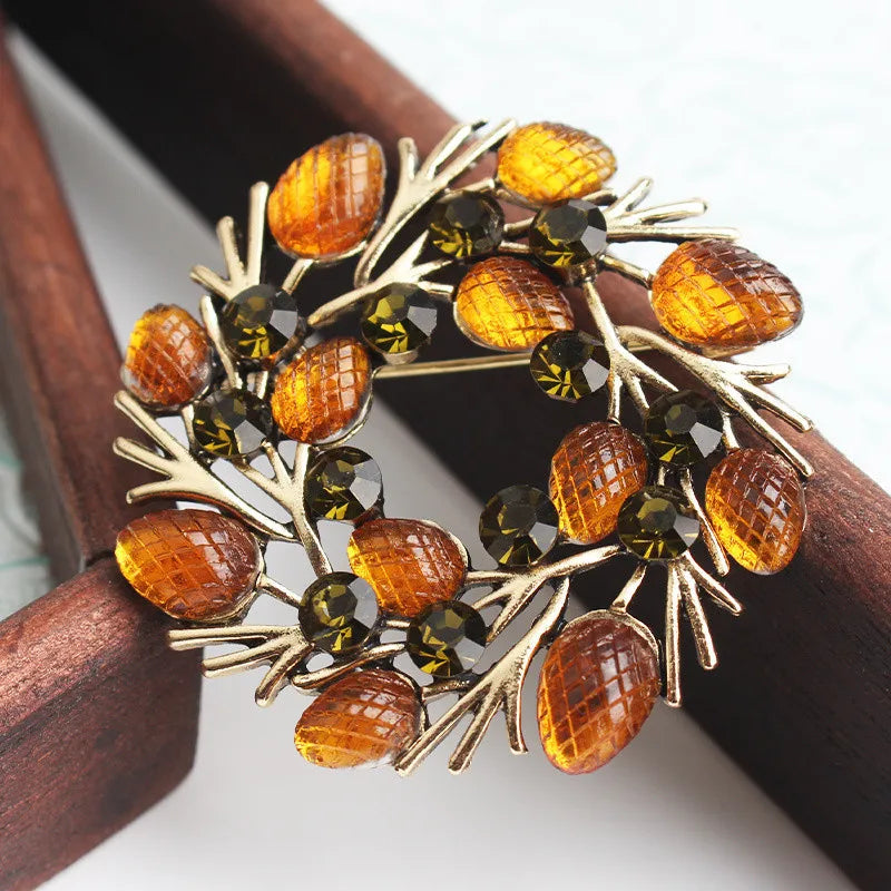 Wysokiej jakości broszka w kształcie liścia z kryształkami